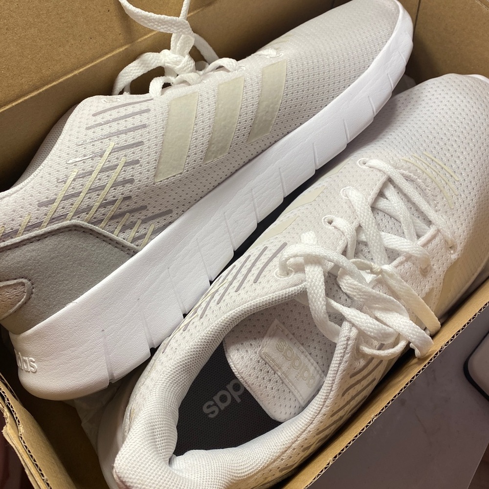 Adidas Sneakers